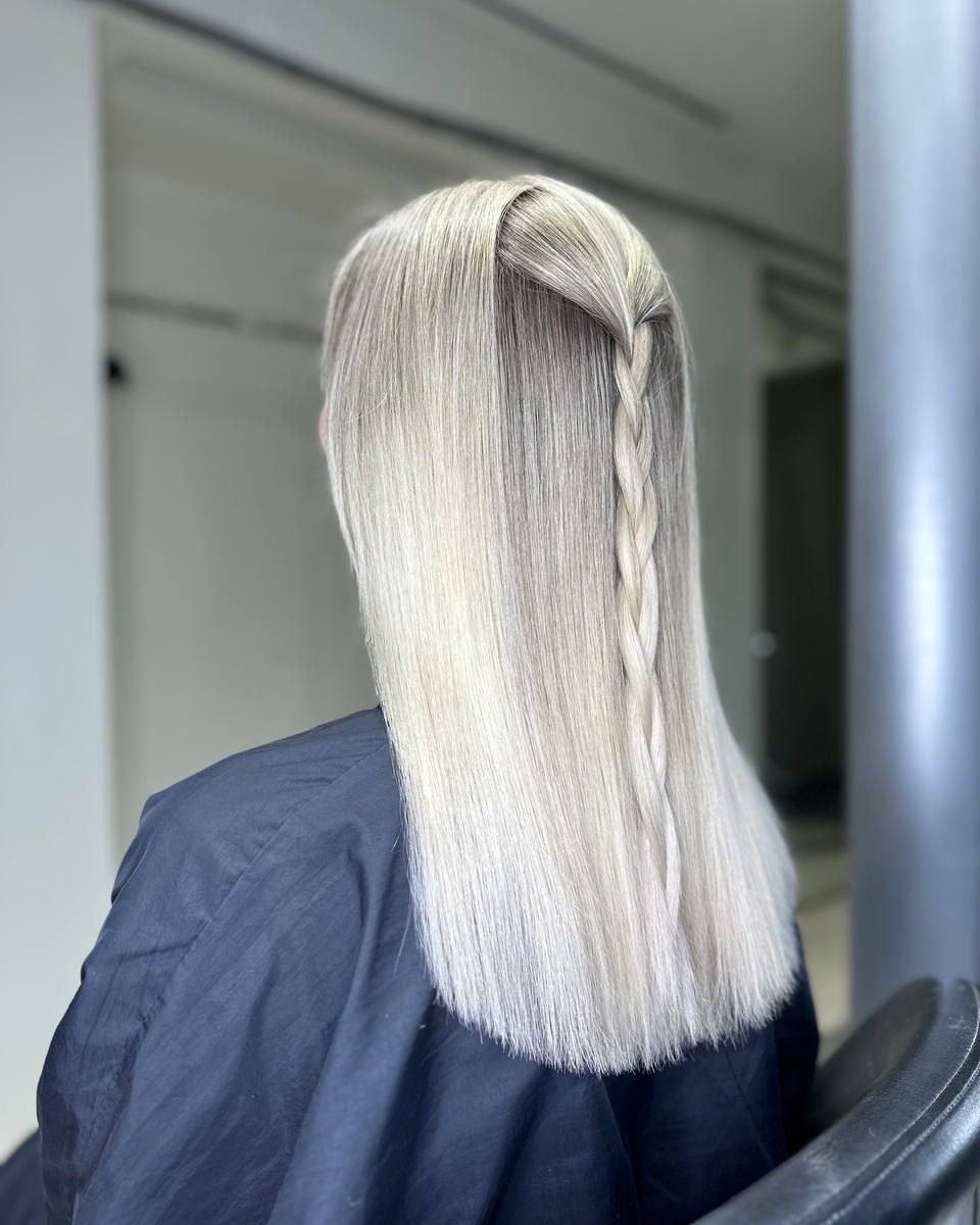 Blond froid perlé sur carré long