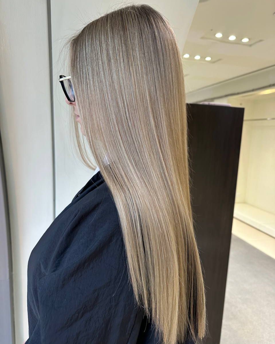 Blond clair lisse sur cheveux longs