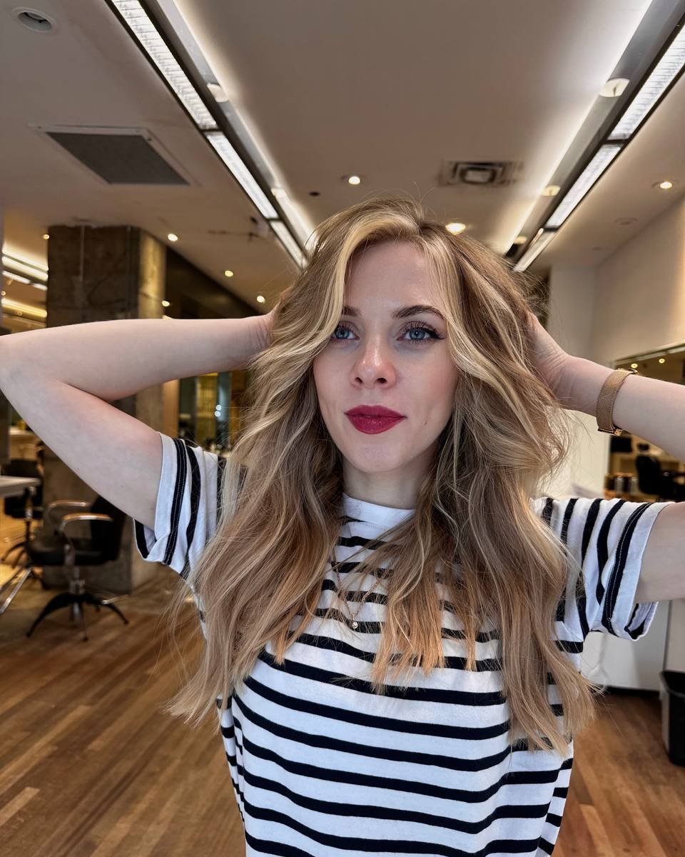 Contouring blond : points de lumière autour du visage